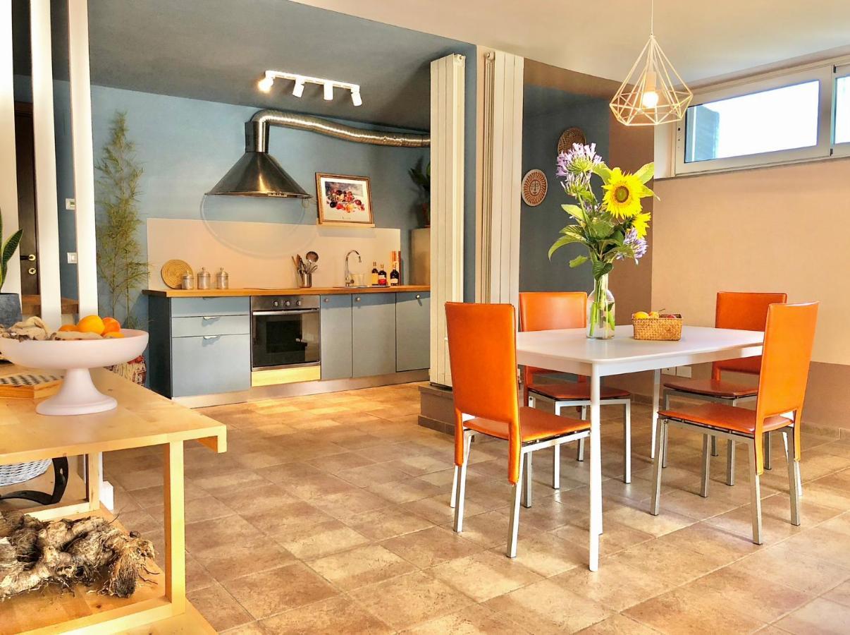 Blue Apricot Apartment Con Jacuzzi Монтесильвано Экстерьер фото