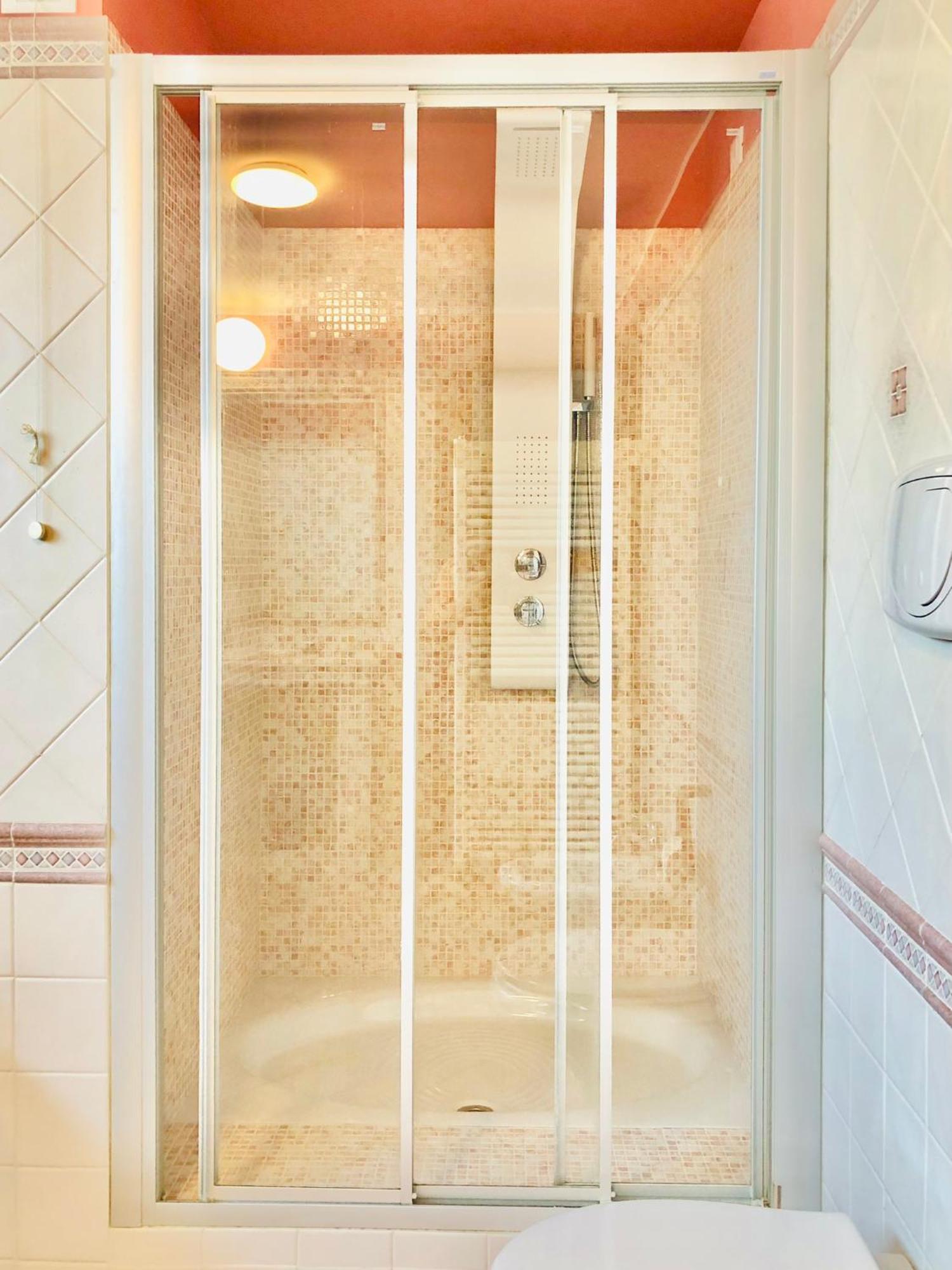 Blue Apricot Apartment Con Jacuzzi Монтесильвано Экстерьер фото